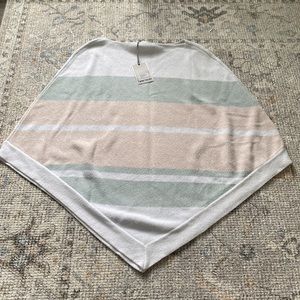 Barefoot Dreams cozy chic ultra lite poncho